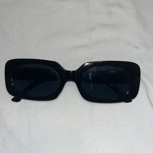 Black squares shaped glasses